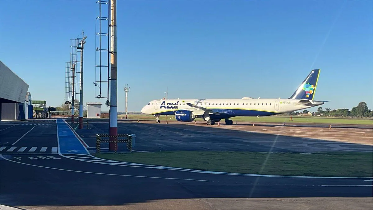 Celular cai dentro da fuselagem e voo é cancelado em Ponta Porã