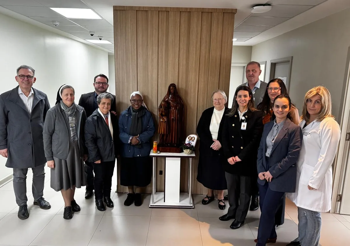 Lideranças da Congregação das Irmãs Escolares de Nossa Senhora visitam o Hospital