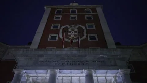 UGT Madrid denuncia las cargas policiales en la Complutense: "Quienes defienden la educación pública merecen respeto, no porras"