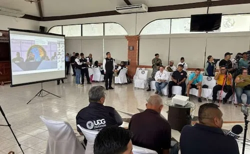 Autoridades instalan tres puestos de mando ante llegada del Huracán Simón; podría tocar tierra en Puerto Vallarta en categoría 4