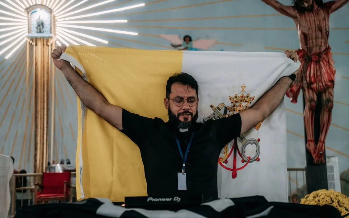 Padre DJ surpreende e anima Romaria do Muquém, em Niquelândia; vídeo