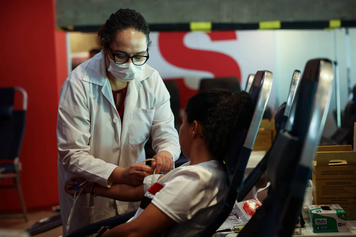 Novas regras de doa��o de sangue reduzem espera para quem fez tatuagem; confira outras mudan�as