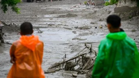Aumenta el número de fallecidos por la riada de Nepal y Tíbet, que deja miles de desaparecidos