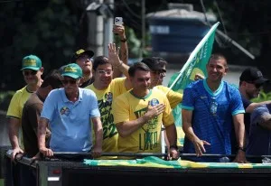 Flávio Bolsonaro: “A gente não aguenta mais uma hora com esse presidente”