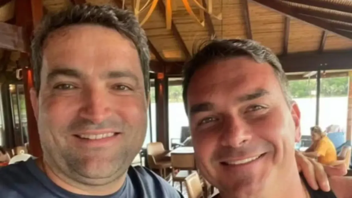 Flávio dividia conta com suspeito de lavar dinheiro do INSS, apontam e-mails