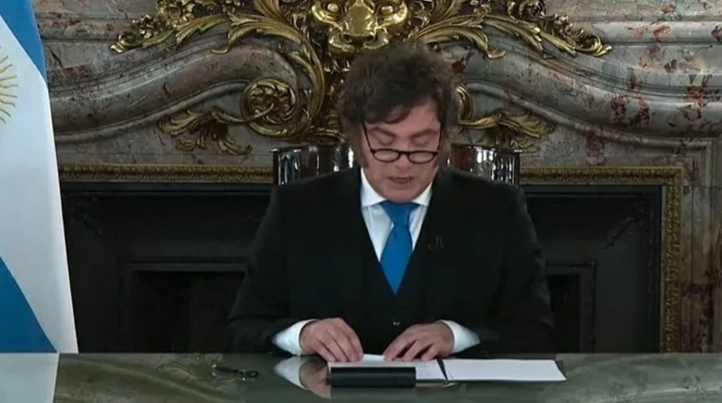 Argentina vende estatal de água após reajustes de tarifas; entenda o plano de Milei