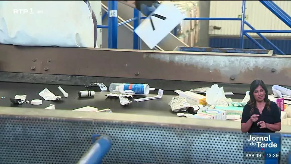Metade da população coloca medicamentos fora de prazo no lixo comum