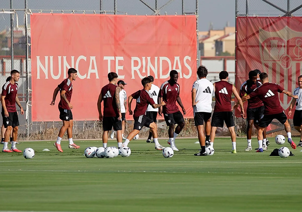 García Plaza prepara sin novedades el Athletic Club - Sevilla FC