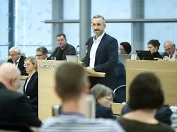 AfD und BSW triumphieren: Landtag von Sachsen-Anhalt fordert Sieg Russlands