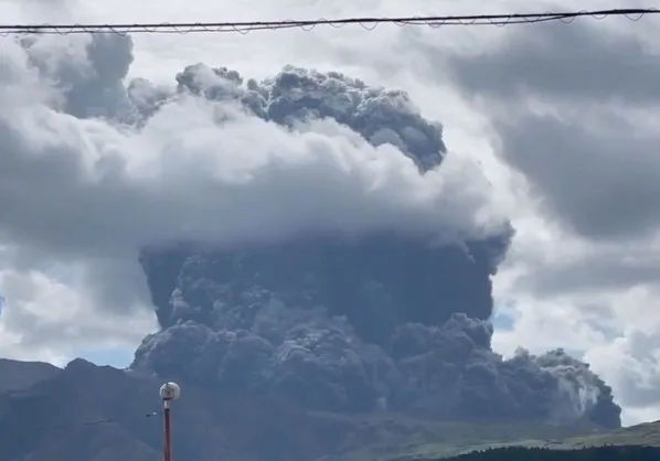 Japón eleva la alerta alrededor del volcán Aso tras un incremento de temblores