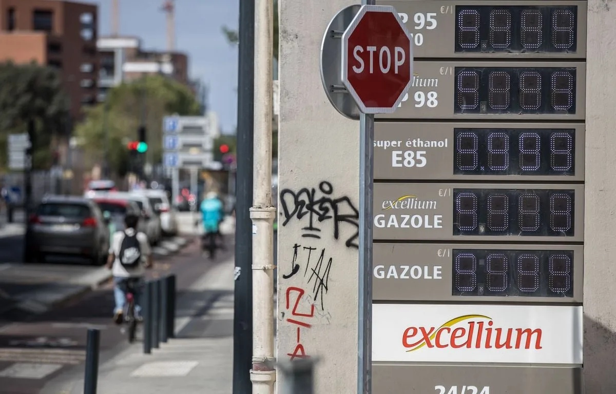 Crise des carburants : Votre plein va-t-il vraiment baisser de quinze centimes comme le promet Lecornu ?