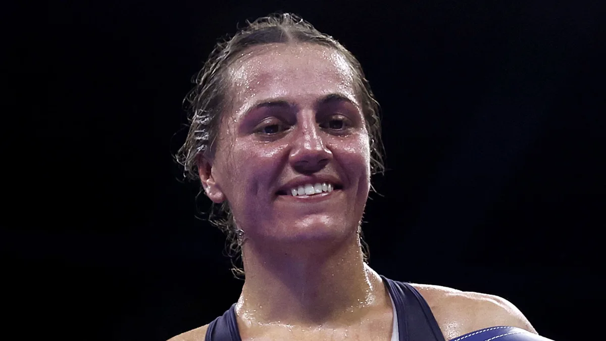 Scotney out of first featherweight world title fight