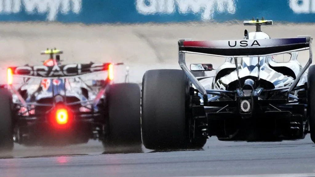 ¡Se desmoronan! Integrante de Cadillac, escudería de Checo Pérez, anuncia su salida antes de la reanudación de la F1