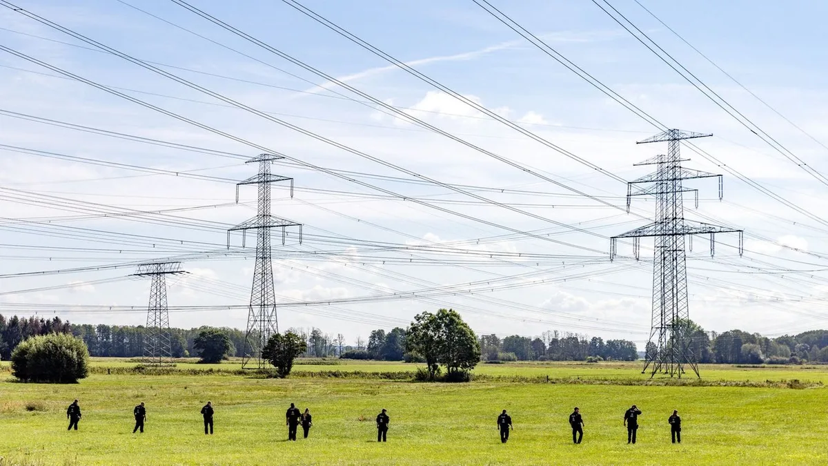 Anschlag auf Stromleitungen: Ermittler suchen weiter nach Spuren nach Stromnetz-Sabotage