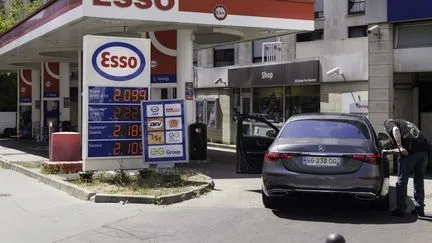"L'équilibre entre l'offre et la demande de pétrole se tend encore" : comment expliquer la nouvelle flambée des prix des carburants depuis la fin de l'été ?