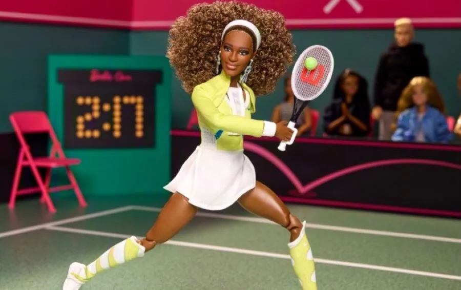 Mattel lança Barbie em homenagem a Serena na linha ?Mulheres Referência?