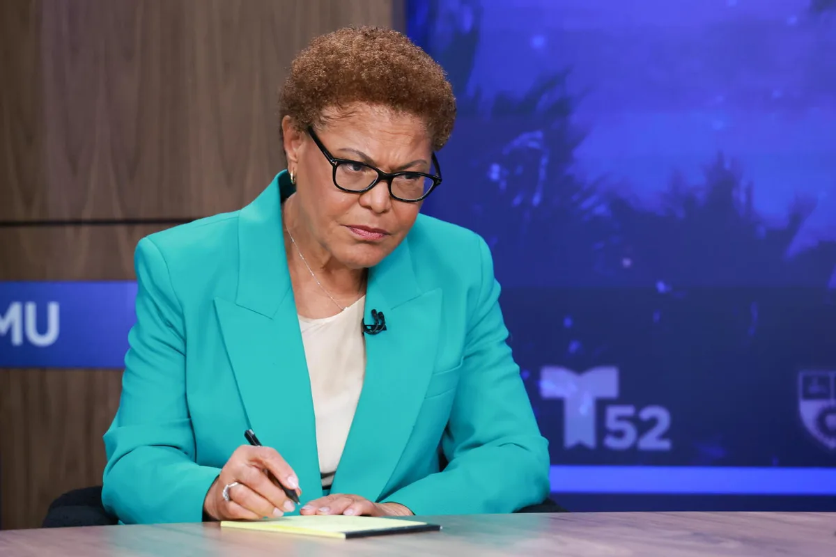 Arellano: Karen Bass says L.A.'s political establishment doesn't like Raman. Well, boo-hoo
