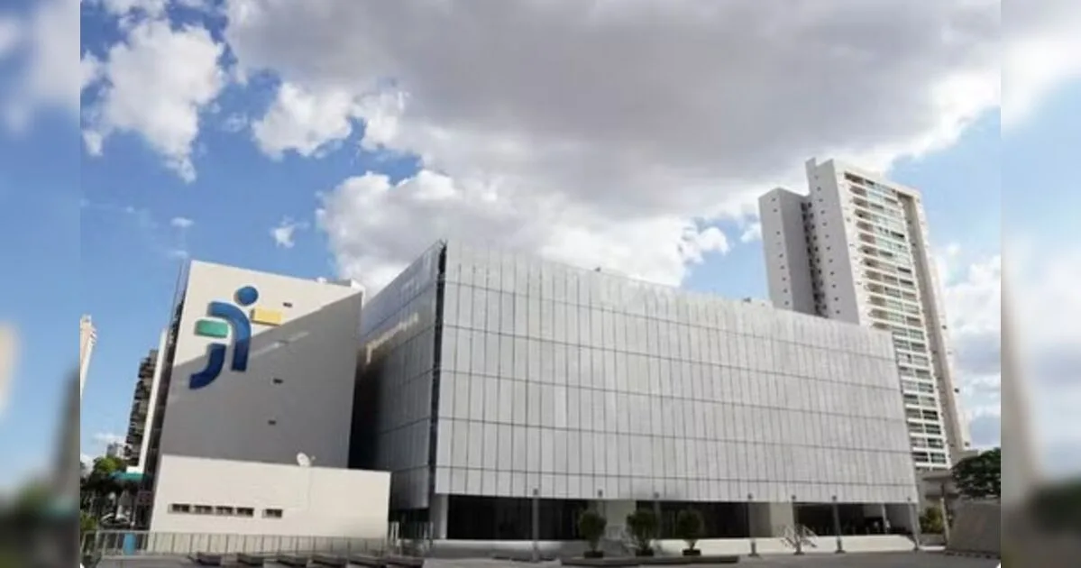Frentista demitido após comprar cerveja dois minutos antes do intervalo ganha indenização