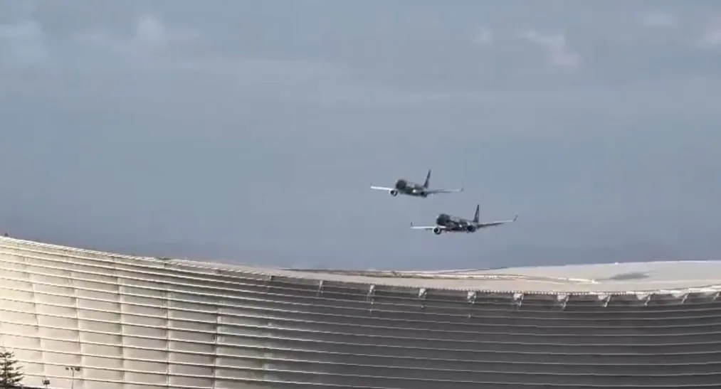 Dos aviones pasaron muy cerca de un estadio en Sudáfrica antes de un partido de rugby