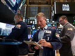 Anleger erwarten Zinserhöhung: Sinkende Ölpreise geben der Wall Street Rückenwind