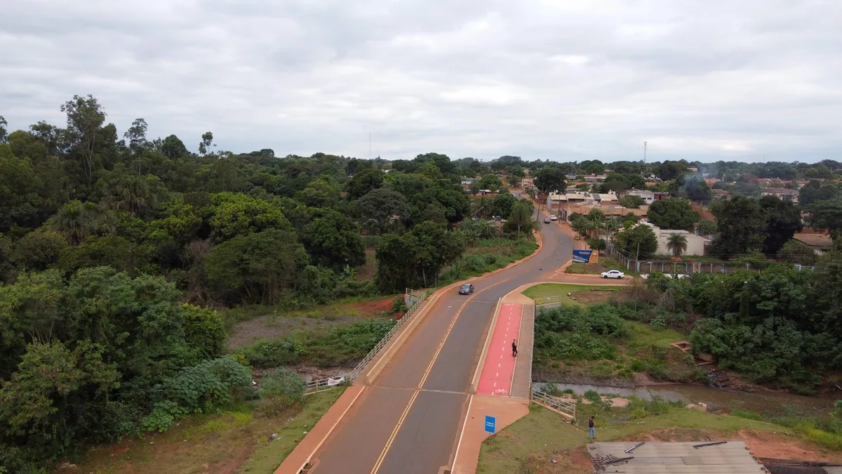 Depois de décadas, ponte aposenta ‘pinguela’ e encurta caminhos no Lageado