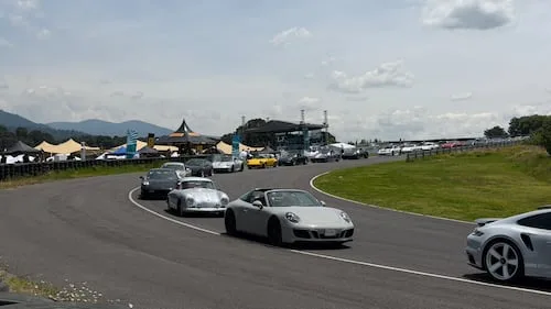 Porsche reúne 200 autos durante el Sportscar Together Day por una buena causa