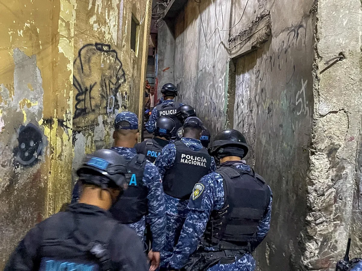 La Policía arresta a decenas de personas en operativos realizados en diferentes provincias de República Dominicana