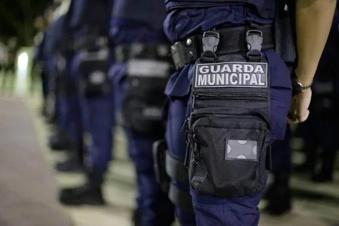 Medida protetiva afasta guarda municipal de atuar em atividade complementar