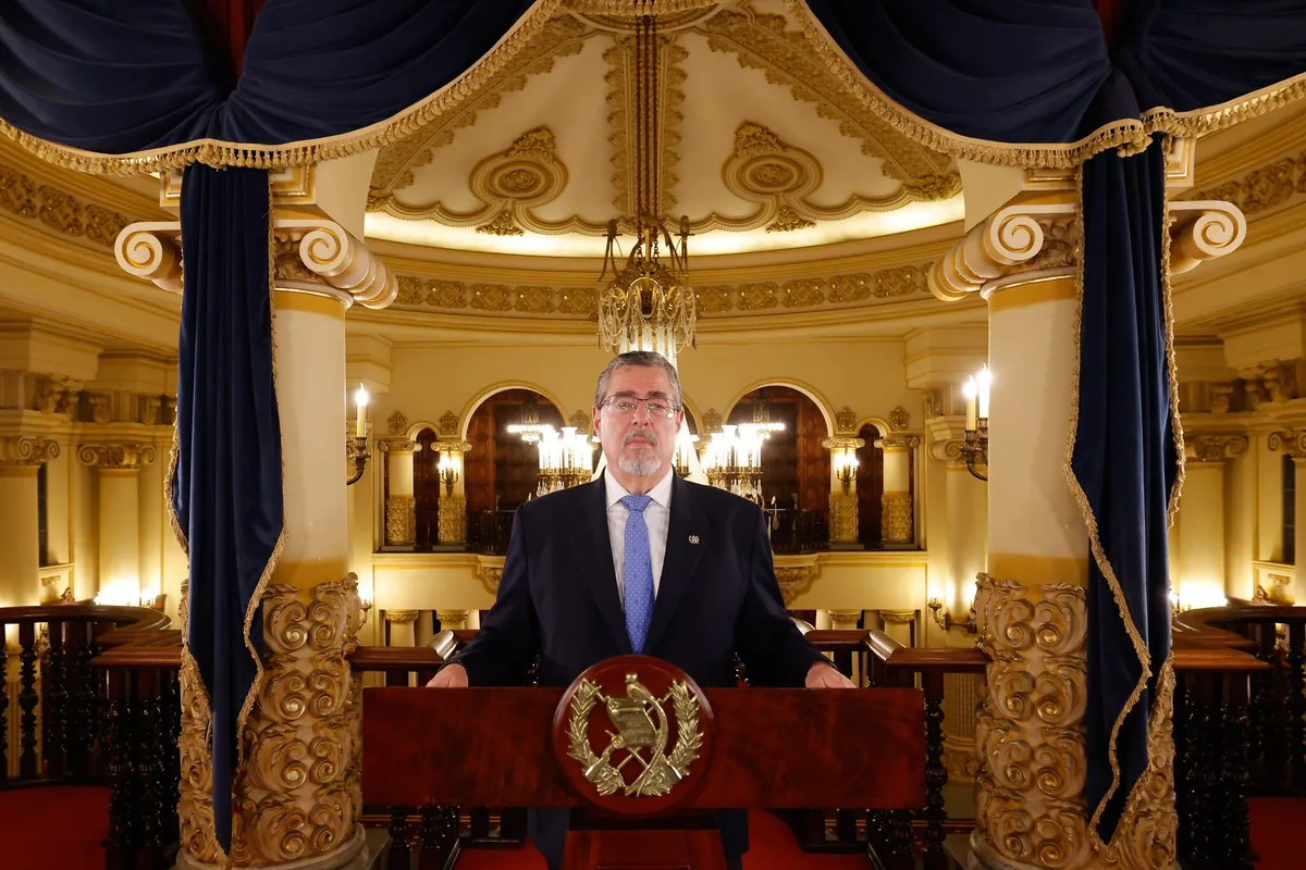 El presidente Bernardo Arévalo queda último en la medición regional de imagen positiva