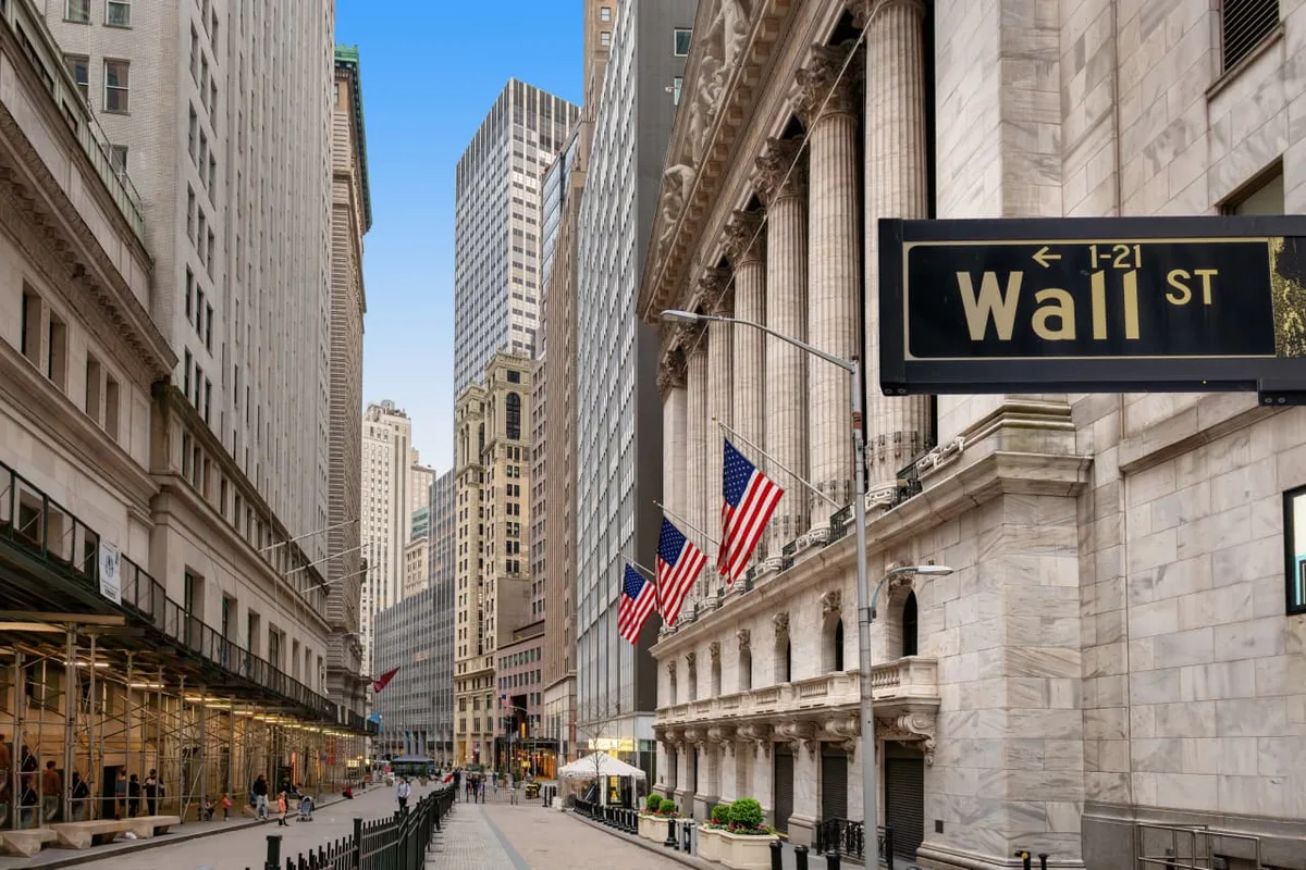 Black Monday’s stock-market warning signal came from the bond market, and it’s back, says Wall Street veteran