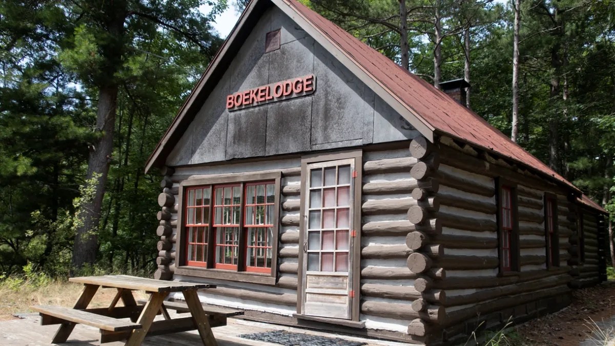 Michigan man sold 365 acres to park service but kept his cabin for 25 years