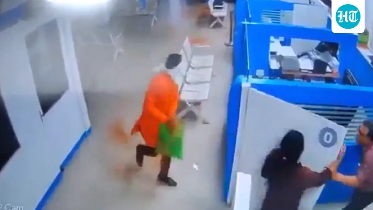 Nagpur man flings chili powder at SBI staff, flees with ₹4.5 lakh; nabbed in 30 mins