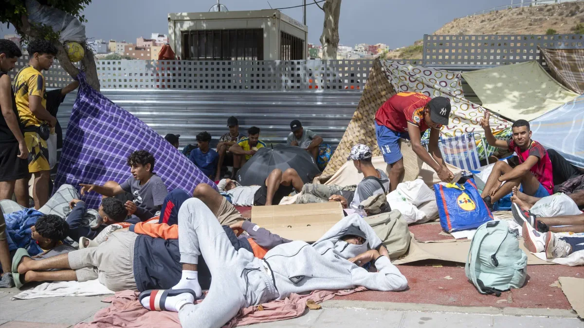 Escondidos en garajes o protegidos en casas: la Policía admite que no se puede calcular el número de inmigrantes que quedan en Ceuta
