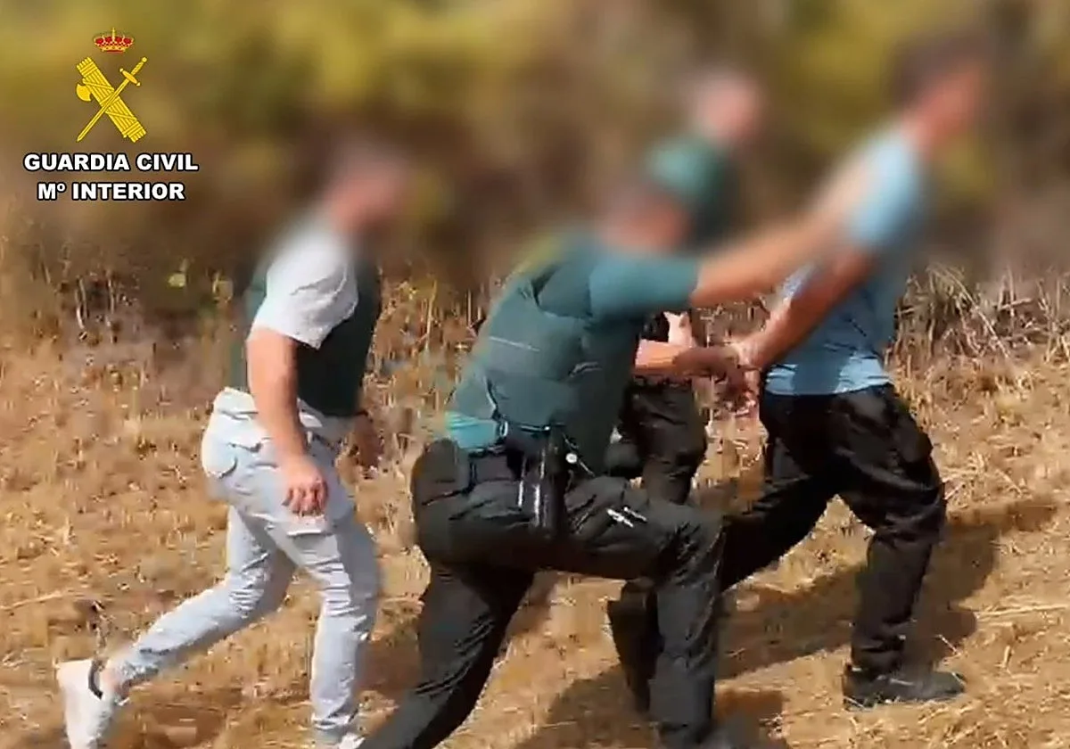 Tres detenidos en Cáceres tras una persecución de película por un robo en Toledo con un coche sustraído en Madrid