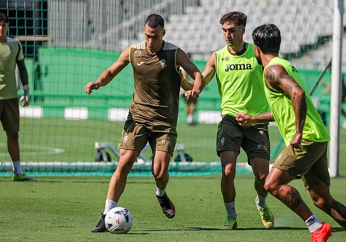 El Córdoba CF abre la temporada en El Arcángel con el reto de asentar su proyecto ante un Girona herido