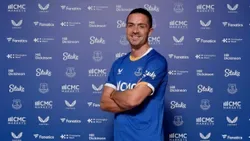 OFICIAL: Grealish regressa ao Everton por empréstimo