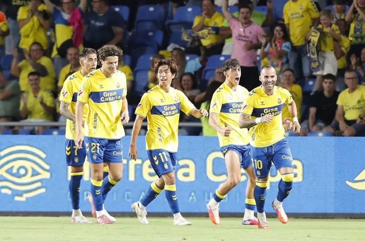 (Crónica) Las Palmas y Burgos empiezan la temporada con fiesta en el descuento