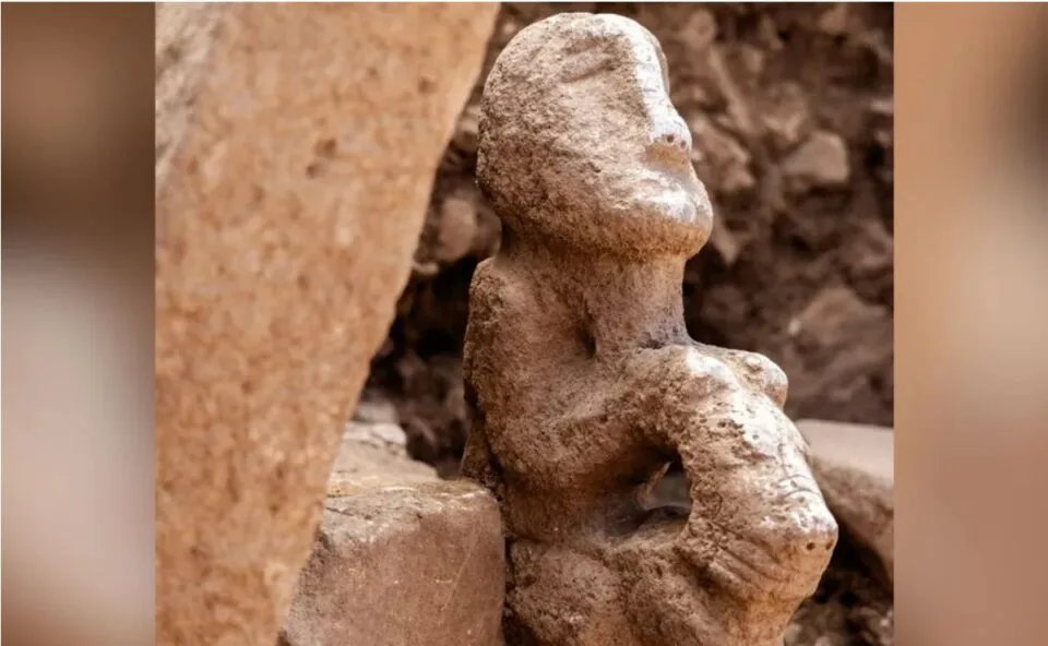 Arqueólogos encontram escultura de humano montado em leopardo e dizem que não há nada igual; veja as fotos
