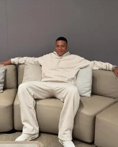 Homem de 18 anos é preso na França suspeito de planejar sequestro de Mbappé Homem de 18 anos é preso na França suspeito de planejar sequestro de Mbappé