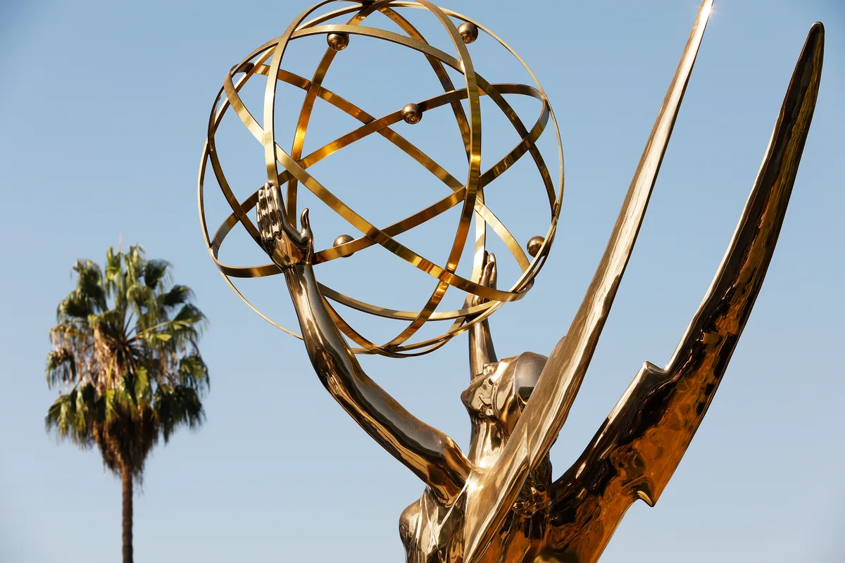 Emmy 2026: saiba onde assistir à premiação ao vivo na TV e no streaming