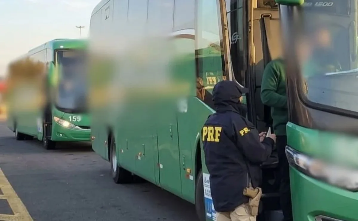 Idoso de 82 anos é preso por importunação sexual à adolescente dentro de ônibus em São José dos Pinhais