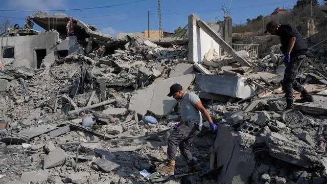 Luftangriffe im Südlibanon: Israel droht mit weiteren Attacken im Libanon