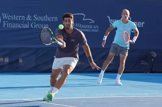 Orlando Luz e Rafael Matos vencem Melo e Zverev e estão nas quartas do Masters de Cincinnati