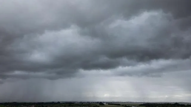 Vorhersage: Regenschirme raus – wechselhaftes Wochenende in NRW