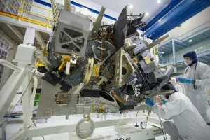 Telescópio flagra dois buracos negros prestes a se fundir