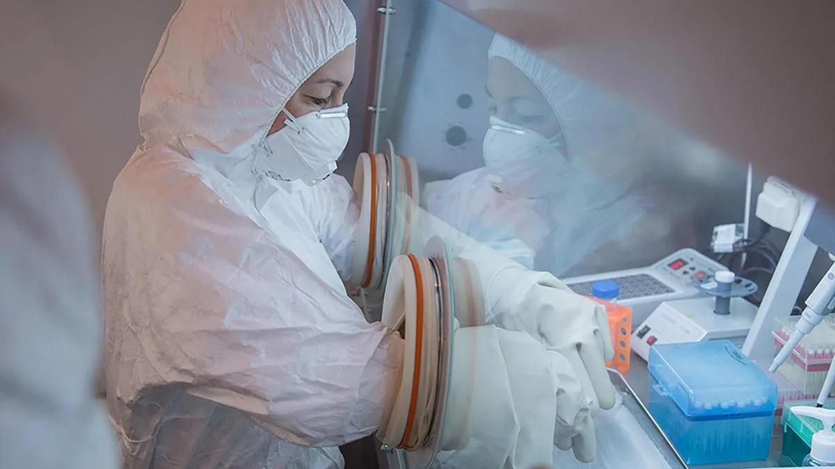 EU urges Russia to be 'transparent' on plague reports