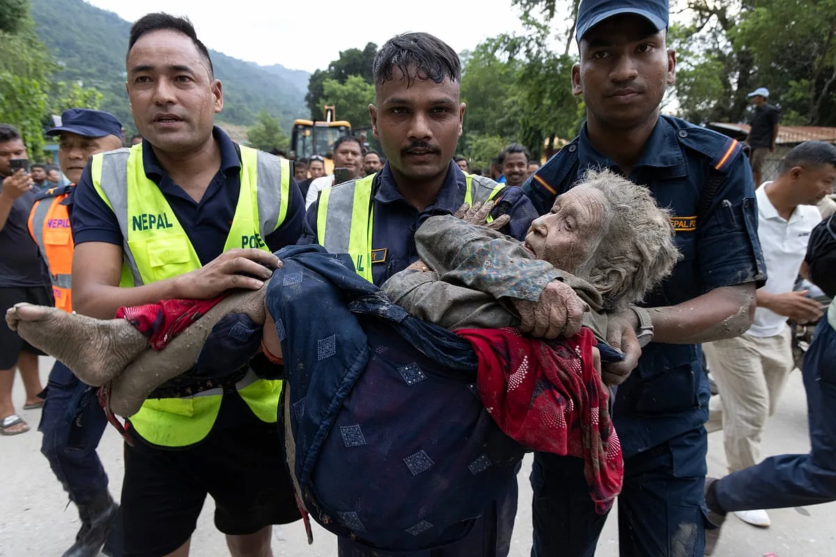 Um português foi localizado, mas há três desaparecidos nas cheias no Nepal. O que se sabe sobre a tragédia que fez mais de 300 mortos