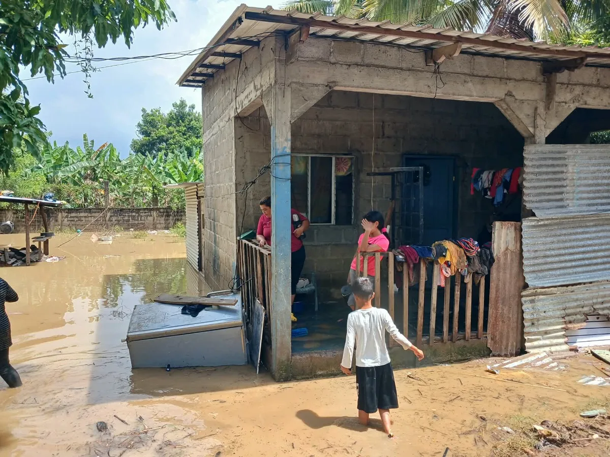 Lluvias provocan inundaciones y afectan a entre 40 y 50 familias en Honduras
