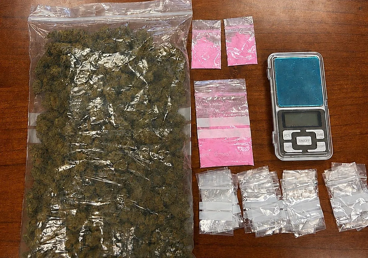 Detenidas dos personas tras localizar cocaína rosa y marihuana en su vehículo en Huete