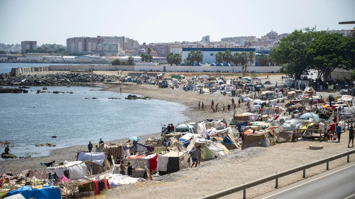 La Policía analiza imágenes de redes sociales para apuntar a la posible participación de agentes marroquíes en la entrada a Ceuta